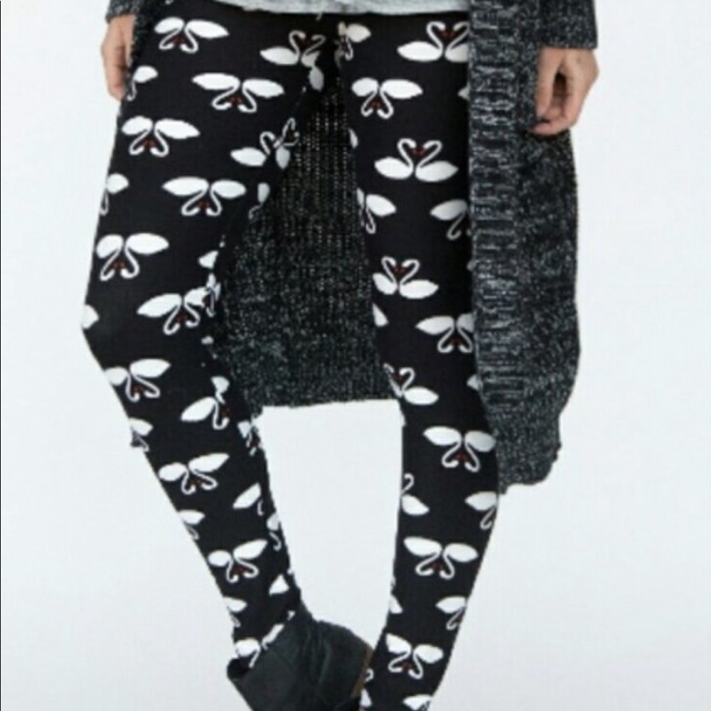 Love Birds Swan Leggings